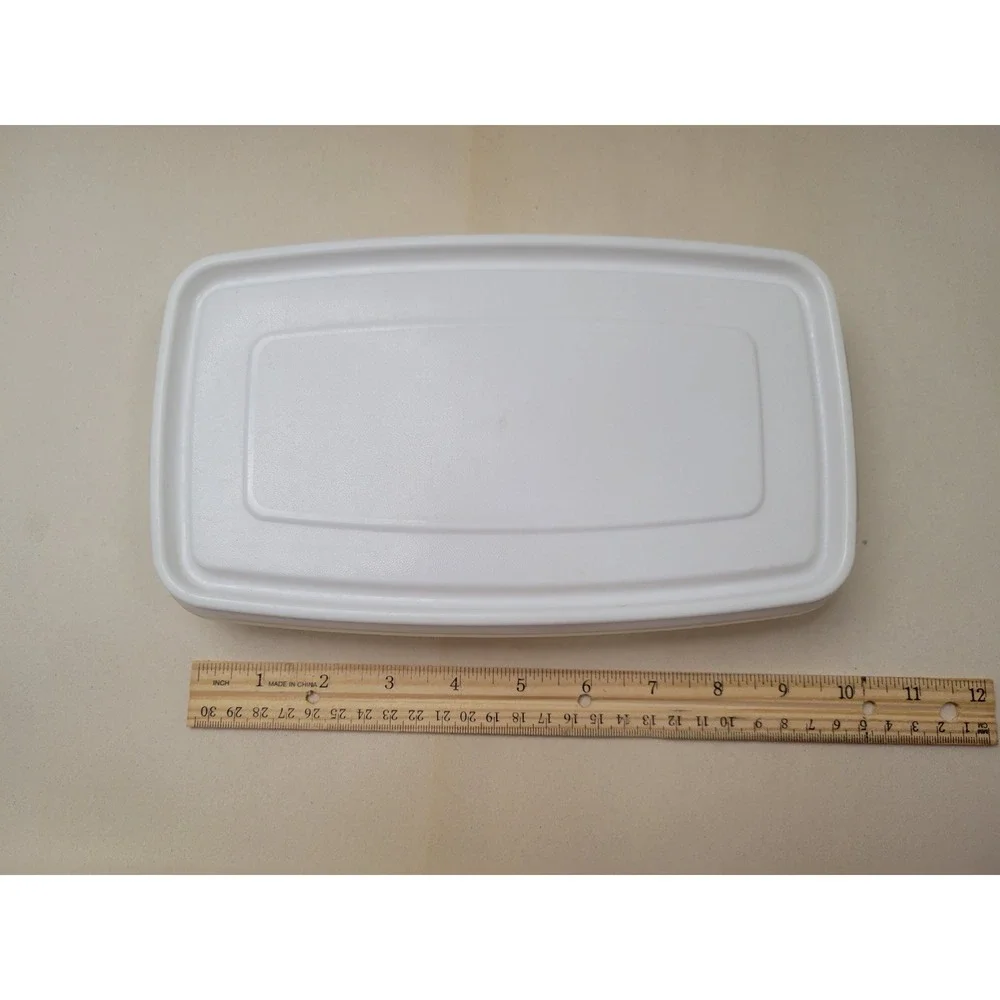 Rubbermaid Vintage Servin Saver 1 #6 Rectangle & 1 #5 Rectangle Container w Lids